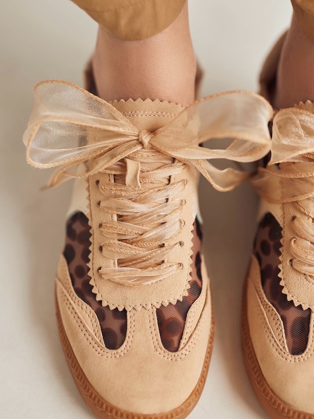 Dolce Vita Notice Sneakers In Brown Pattern - Picture 5 of 15